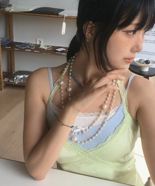 WAVEGIRL(ウェーブガール)の「Jenny Satin Tank (4color)(Tシャツ/カットソー・レディース・アイボリー/ライトグリーン/PINK/ブラック・FREE)」の11枚目の写真