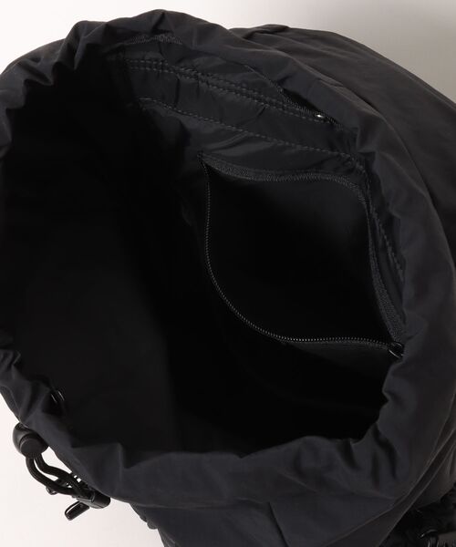 THE NORTH FACE（ザノースフェイス）の「国内未発売　THE NORTH FACE(ザ・ノースフェイス)/巾着型 軽量 リュック バックパック/W'S BREEZE BACKPACK（バックパック/リュック・レディース・バイオレット/ブラック系その他/グレー/サンドベージュ・FREE）」の11枚目の写真