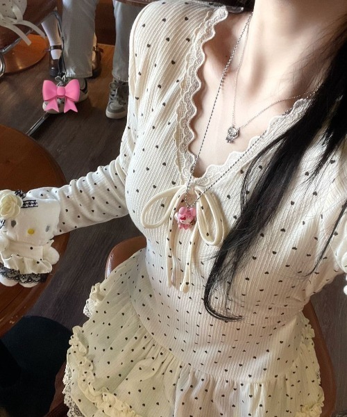 AVYL(アヴィル)の「ドット柄レースフリルリボンリブカットソー(Tシャツ/カットソー・レディース・アイボリー・M)」の2枚目の写真