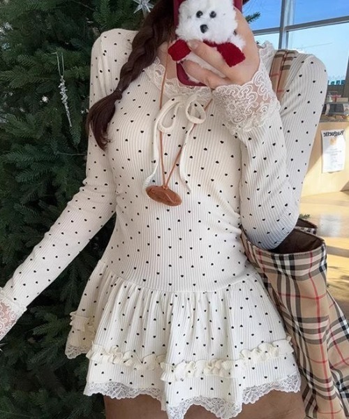 AVYL(アヴィル)の「ドット柄レースフリルリボンリブカットソー(Tシャツ/カットソー・レディース・アイボリー・M)」の6枚目の写真