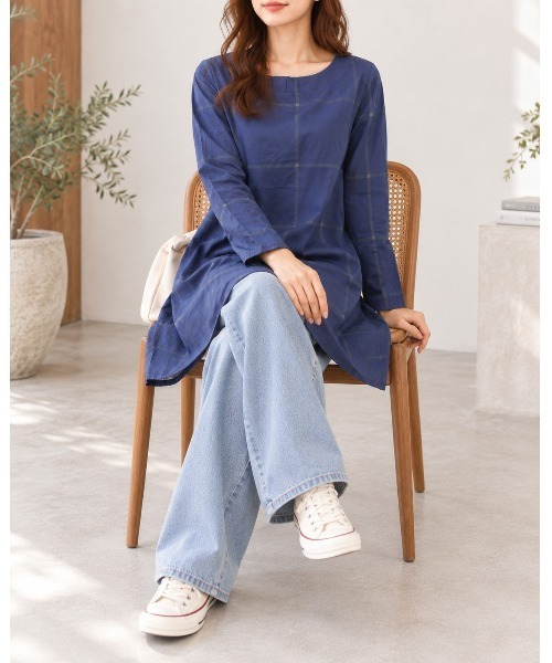 FAZVY（ファズビー）の「静かなチェック柄で魅せる ナチュラルロングワンピース（ワンピース・レディース・ネイビー・L/M）」の17枚目の写真