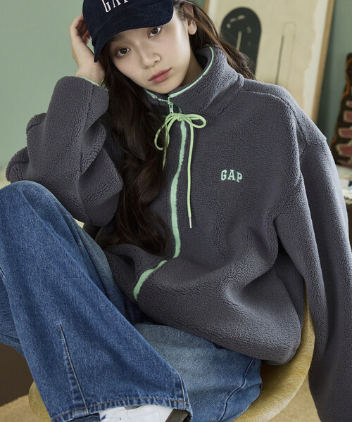 GAP(ギャップ)の「PUBLUX × GAP/ギャップ 配色 リボン ドローコード ジップ フリース ジャケット 限定展開(ブルゾン・レディース・ブラウン/ベージュ/チャコールグレー・フリ-)」の11枚目の写真
