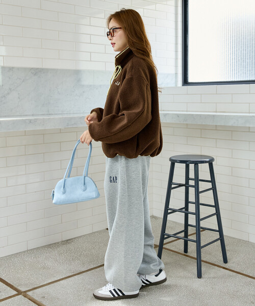 GAP(ギャップ)の「PUBLUX × GAP/ギャップ 配色 リボン ドローコード ジップ フリース ジャケット 限定展開(ブルゾン・レディース・ブラウン/ベージュ/チャコールグレー・フリ-)」の18枚目の写真