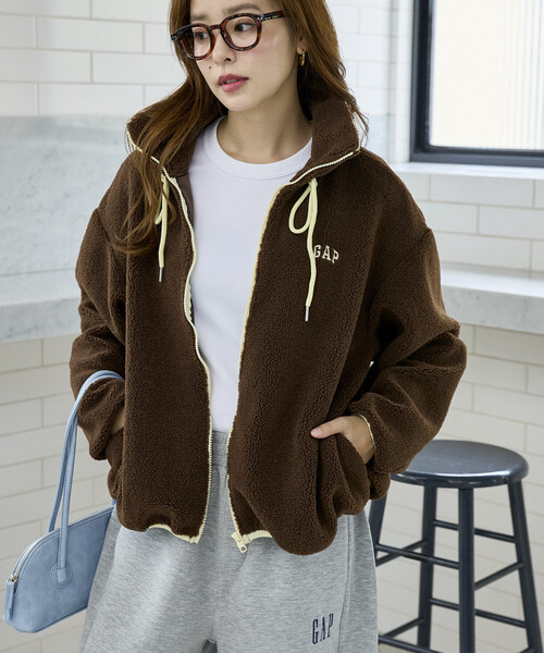GAP(ギャップ)の「PUBLUX × GAP/ギャップ 配色 リボン ドローコード ジップ フリース ジャケット 限定展開(ブルゾン・レディース・ブラウン/ベージュ/チャコールグレー・フリ-)」の20枚目の写真