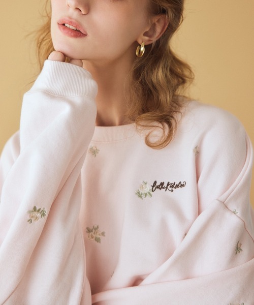 Cath Kidston(キャスキッドソン)の「エンブロイダリースウェットトップス Floral Garden Embroidery(スウェット・レディース・ブラウン/ライトピンク/グレー/アイボリー・FREE)」の1枚目の写真