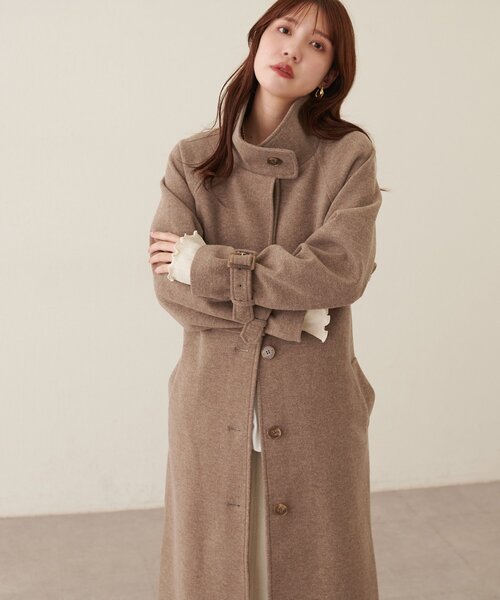 natural couture（ナチュラルクチュール）の「スタンドカラーロングコート（その他アウター・レディース・グレイッシュベージュ/ブルー/モカ/ブラック/ネイビー/ブラウン/チャコールグレー/オフホワイト/サックスブルー・FREE）」の5枚目の写真