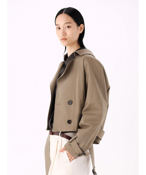 ACUD(アクド)の「Cropped Trench Coat _Beige(トレンチコート・レディース・ダークベージュ・SMALL/MEDIUM)」の2枚目の写真
