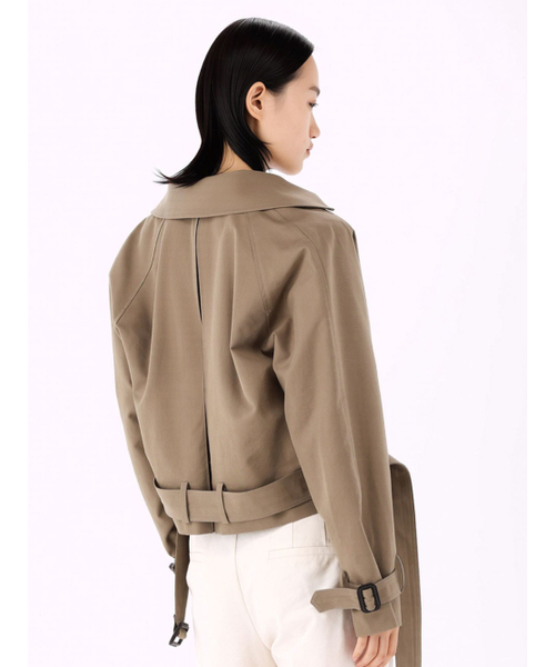 ACUD(アクド)の「Cropped Trench Coat _Beige(トレンチコート・レディース・ダークベージュ・SMALL/MEDIUM)」の3枚目の写真