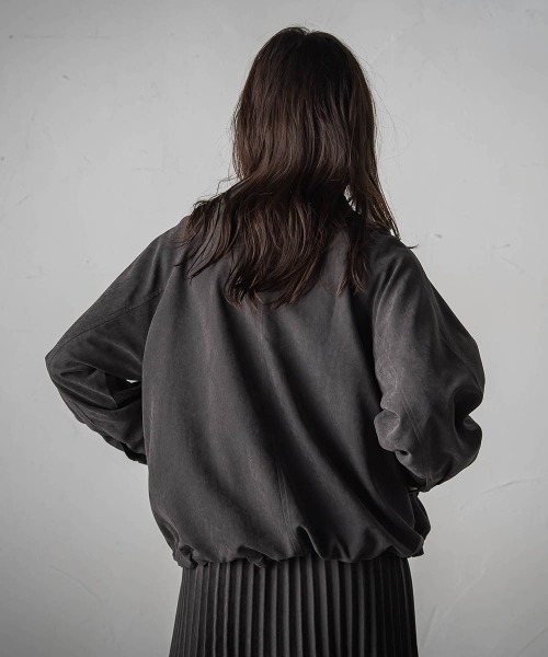 MAYSON GREY(メイソングレイ)の「スウェードライクステンカラーブルゾン≪セットアップ対応≫(ライダースジャケット・レディース・チャコールグレー/キャメル・M)」の15枚目の写真