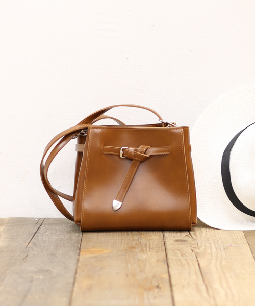 mystic(ミスティック)の「NEWベルト使いバック(ショルダーバッグ・レディース・キャメル/グレー/ブラック・フリ-)」の3枚目の写真