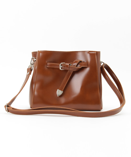 mystic(ミスティック)の「NEWベルト使いバック(ショルダーバッグ・レディース・キャメル/グレー/ブラック・フリ-)」の5枚目の写真