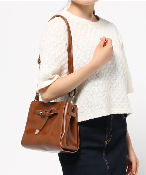 mystic(ミスティック)の「NEWベルト使いバック(ショルダーバッグ・レディース・キャメル/グレー/ブラック・フリ-)」の4枚目の写真