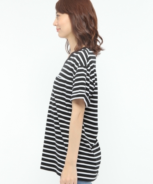 LAKOLE（ラコレ）の「【汗ジミ軽減】ロールアップボーダー柄VネックTシャツ / LAKOLE（Tシャツ/カットソー・レディース・ブラック/アイボリー/ホワイト・SMALL/MEDIUM/LARGE）」の10枚目の写真