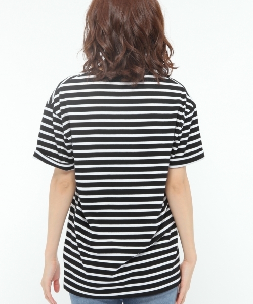 LAKOLE（ラコレ）の「【汗ジミ軽減】ロールアップボーダー柄VネックTシャツ / LAKOLE（Tシャツ/カットソー・レディース・ブラック/アイボリー/ホワイト・SMALL/MEDIUM/LARGE）」の11枚目の写真