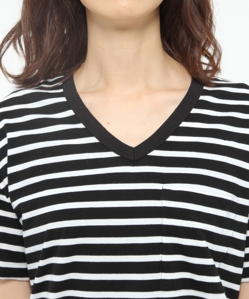 LAKOLE（ラコレ）の「【汗ジミ軽減】ロールアップボーダー柄VネックTシャツ / LAKOLE（Tシャツ/カットソー・レディース・ブラック/アイボリー/ホワイト・SMALL/MEDIUM/LARGE）」の12枚目の写真