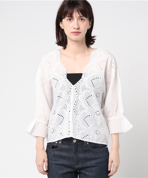 LBC（エルビーシー）の「シフリー抜き衿ブラウス（シャツ/ブラウス・レディース・ホワイト/ブラック・MEDIUM/LARGE）」の3枚目の写真