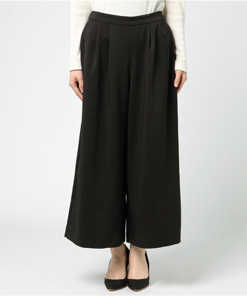 NATURAL BEAUTY BASIC（ナチュラルビューティーベーシック）の「◇タックガウチョパンツ（その他パンツ・レディース・ブラック/ダークベージュ・SMALL/MEDIUM）」の3枚目の写真