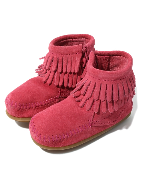 こども ビームス(コドモビームス)の「△MINNETONKA / BB 2段フリンジ(ブーツ・キッズ・ブラウン/レッド系その他・5(約12cm)/6(約13cm))」の1枚目の写真