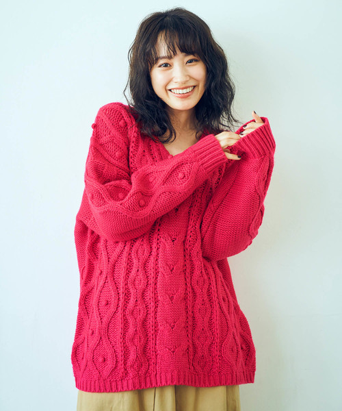 haco!(ハコ)の「<高橋愛さんコラボ>ラブ&ピースプロジェクト パプコーン編みのウエストマークケーブルニットトップス(ニット/セーター)」|ピンク