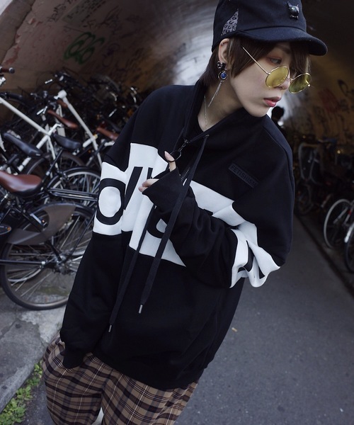 AFYF（エーエフワイエフ）の「AFYF 2018AW裏起毛 1/2ZIP  ST COLLAR F（スウェット・レディース・ホワイト×ブラック/ブラック×ホワイト/ゴールド系その他・FREE）」の8枚目の写真