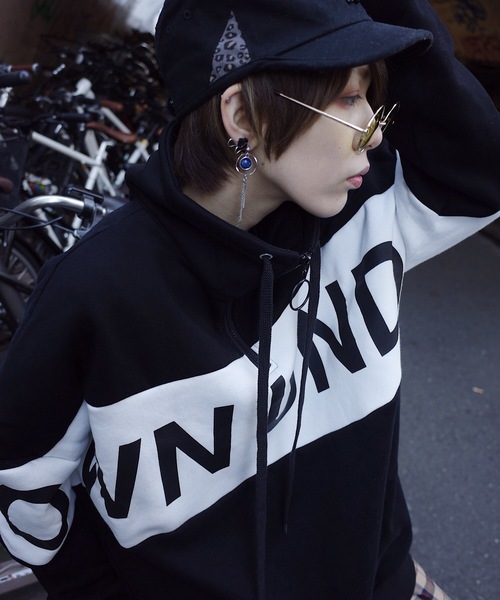 AFYF（エーエフワイエフ）の「AFYF 2018AW裏起毛 1/2ZIP  ST COLLAR F（スウェット・レディース・ホワイト×ブラック/ブラック×ホワイト/ゴールド系その他・FREE）」の5枚目の写真