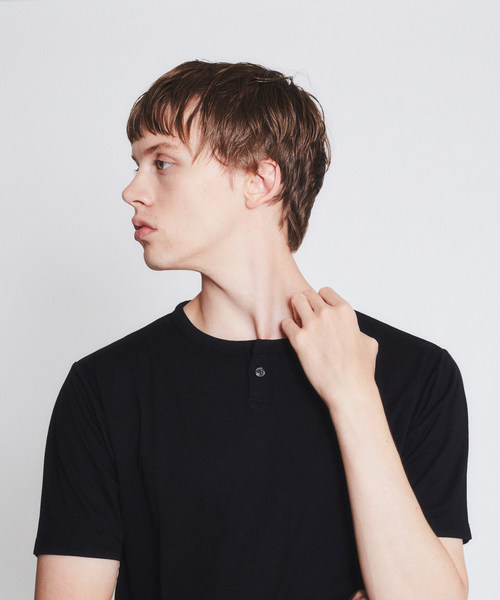 ABAHOUSE（アバハウス）の「【Recency of Mine】FLEX JERSEY ヘンリーネックTシャツ（Tシャツ/カットソー・メンズ・ネイビー/ホワイト/サックスブルー/グレー/スミクロ/カーキ・46/48/44）」の3枚目の写真