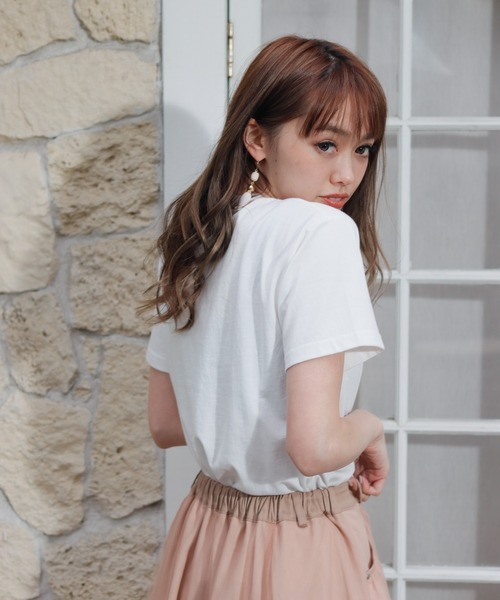 LIPSERVICE(リップサービス)の「embroideryメッセージロゴT(Tシャツ/カットソー・レディース・ホワイト/ブラック/ピンクベージュ・FREE)」の4枚目の写真