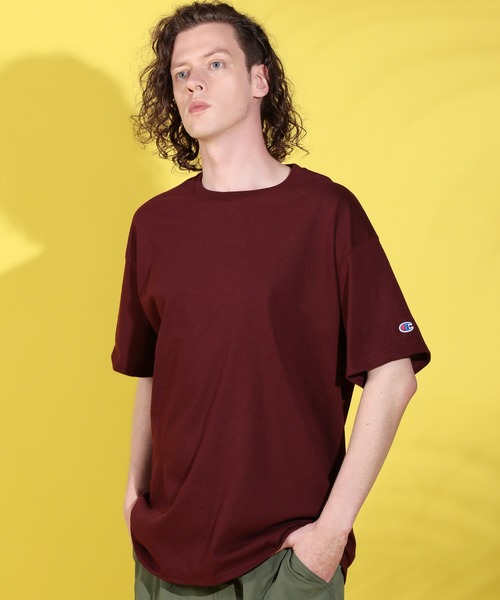 Champion（チャンピオン）の「Champion / チャンピオン ベーシック オーバーサイズ 半袖 クルーネック ワッペン ロゴ 無地 Tシャツ（Tシャツ/カットソー・メンズ・ブラック/グレー/アッシュグレー/チャコールグレー/ホワイト/ダークグリーン/ネイビー/マルーン/ロイヤルブルー/パープル/レッド/オレンジ/ゴールド・SMALL/MEDIUM/LARGE/X-LARGE/XX-LARGE/XXX-LARGE）」の15枚目の写真