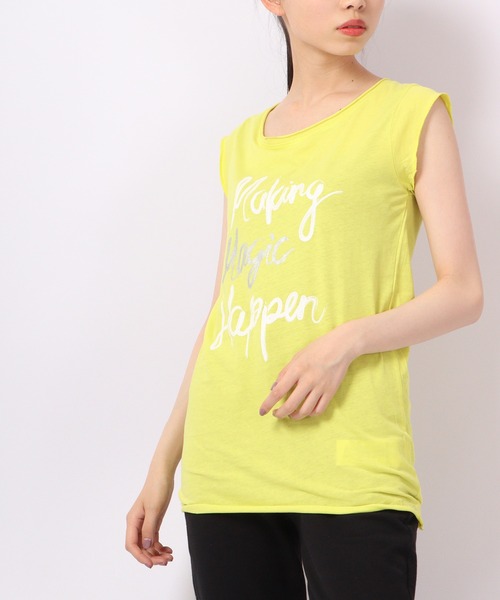 DIMENSIONE danza(ディメンシオーネ ダンツァ)の「メッセージプリントTシャツ(Tシャツ/カットソー・レディース・イエロー/レッド/ホワイト・SMALL/MEDIUM/X-SMALL/LARGE)」の1枚目の写真