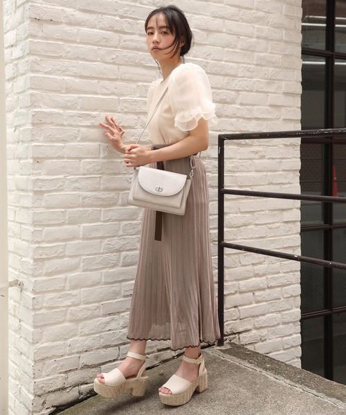 one after another NICE CLAUP（ワンアフターアナザーナイスクラップ）の「袖コンシャスドッキングプルオーバー（Tシャツ/カットソー・レディース・ブラック/ベージュ/オフホワイト・FREE）」の11枚目の写真