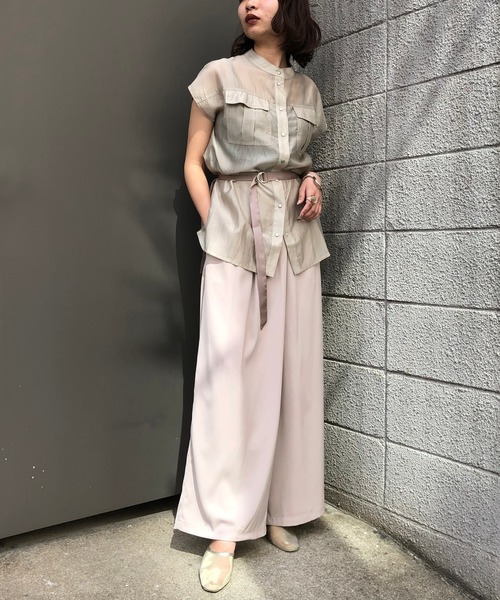 &g'aime(アンジェム)の「【&g'aime】サテンシアーシャツ(シャツ/ブラウス・レディース・ブラック/グレイッシュベージュ/ライトグリーン・FREE)」の10枚目の写真