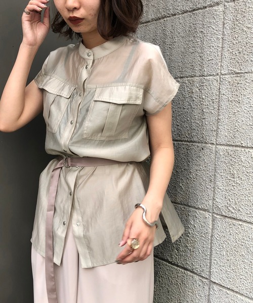 &g'aime(アンジェム)の「【&g'aime】サテンシアーシャツ(シャツ/ブラウス・レディース・ブラック/グレイッシュベージュ/ライトグリーン・FREE)」の8枚目の写真