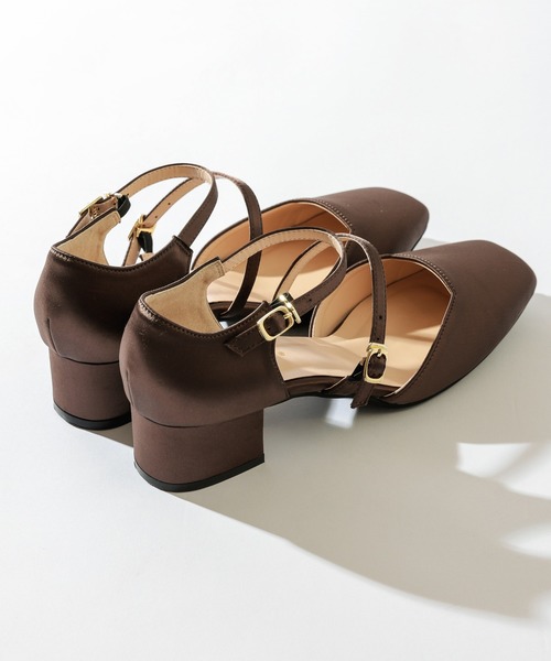 natural couture(ナチュラルクチュール)の「ダブルストラップパンプス(パンプス・レディース・ブラウン/イエロー/パイソン/ブラック・MEDIUM/LARGE)」の5枚目の写真