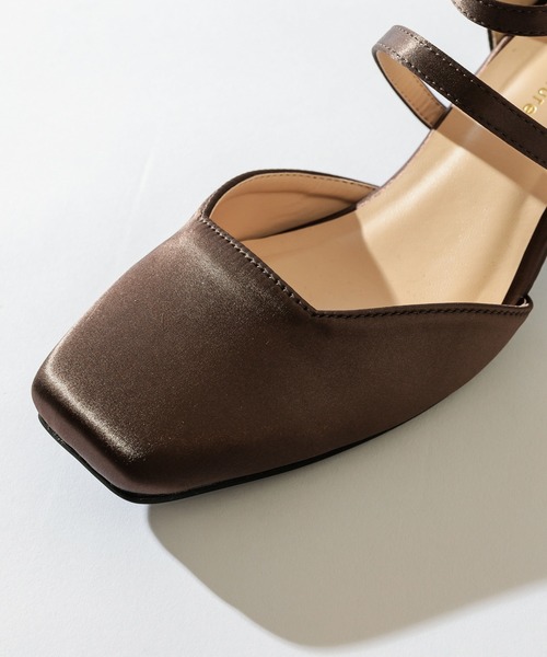 natural couture(ナチュラルクチュール)の「ダブルストラップパンプス(パンプス・レディース・ブラウン/イエロー/パイソン/ブラック・MEDIUM/LARGE)」の8枚目の写真