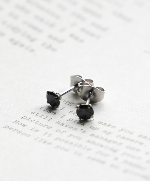 Mag.（マグ）の「ステンレス　4mmジルコニアピアス（ピアス（両耳用）・レディース・クリア/ブラック/ブラック系その他/ブラック系その他2・FREE）」の2枚目の写真