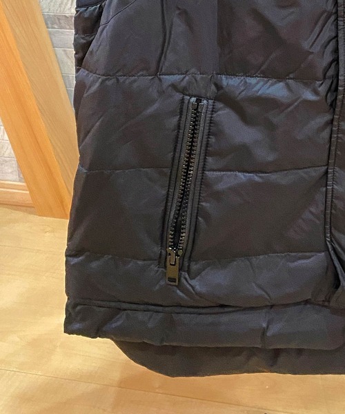 DIESEL（ディーゼル）の「2way リフレクターバックロゴ 中綿ベスト「W-SUN-REV」（ダウンベスト・メンズ・ブラック・L）」の7枚目の写真