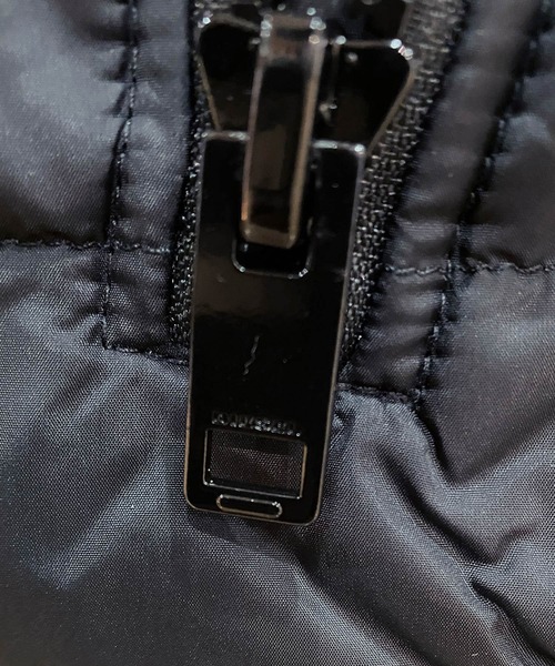 DIESEL（ディーゼル）の「2way リフレクターバックロゴ 中綿ベスト「W-SUN-REV」（ダウンベスト・メンズ・ブラック・L）」の3枚目の写真