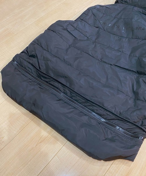 DIESEL（ディーゼル）の「2way リフレクターバックロゴ 中綿ベスト「W-SUN-REV」（ダウンベスト・メンズ・ブラック・L）」の6枚目の写真