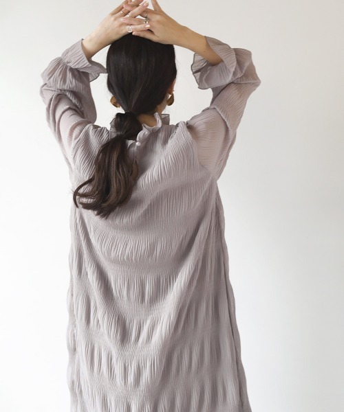 Bab（バブ）の「《新色追加》シワプリーツハイネックロングワンピース（ワンピース・レディース・ブラック/ベージュ/アイボリー/ブラウン/ピンク/ライトグレー・M）」の18枚目の写真