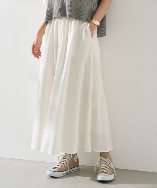 earth music&ecology（アースミュージックアンドエコロジー）の「キャンブリックフレアスカート ＊（スカート・レディース・ベージュ/ブラウン/ボルドー/ピンク/イエロー/ブラック/グリーン/オフホワイト・FREE）」の2枚目の写真