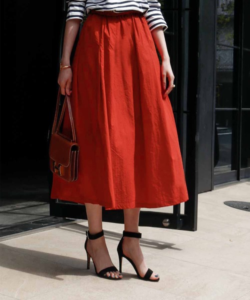 ELFRANK(エルフランク)の「タフタギャザーボリュームフレアミモレ丈スカート【洗える】(スカート・レディース・カーキ/ネイビー/パープル/コーラル/オリーブ/イエロー・FREE)」の22枚目の写真