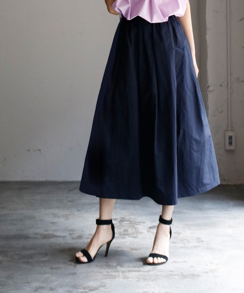 ELFRANK(エルフランク)の「タフタギャザーボリュームフレアミモレ丈スカート【洗える】(スカート・レディース・カーキ/ネイビー/パープル/コーラル/オリーブ/イエロー・FREE)」の9枚目の写真