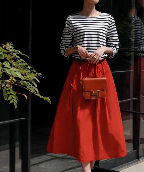 ELFRANK(エルフランク)の「タフタギャザーボリュームフレアミモレ丈スカート【洗える】(スカート・レディース・カーキ/ネイビー/パープル/コーラル/オリーブ/イエロー・FREE)」の11枚目の写真