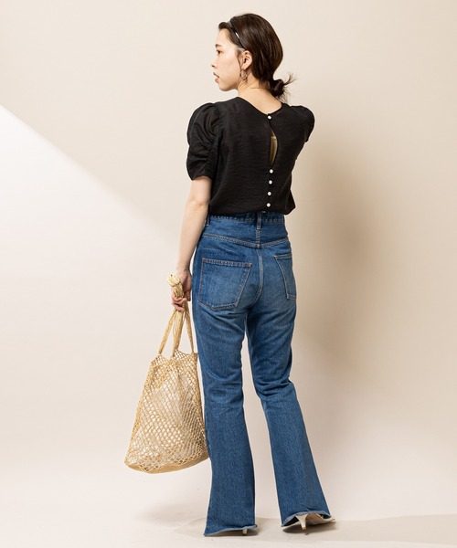 SHENERY（シーナリー）の「ギャザーショルダーシアーブラウス（シャツ/ブラウス・レディース・ホワイト/オレンジ/ブラック/アイボリー・FREE）」の11枚目の写真