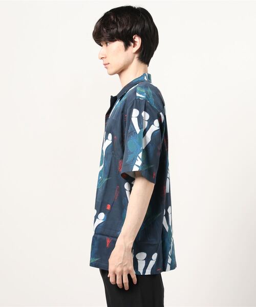Carhartt WIP(カーハートダブリューアイピー)の「S/S TOM KROL FLOWERS SHIRT(シャツ/ブラウス・メンズ・ブルー系その他・LARGE/MEDIUM/SMALL/X-LARGE)」の2枚目の写真