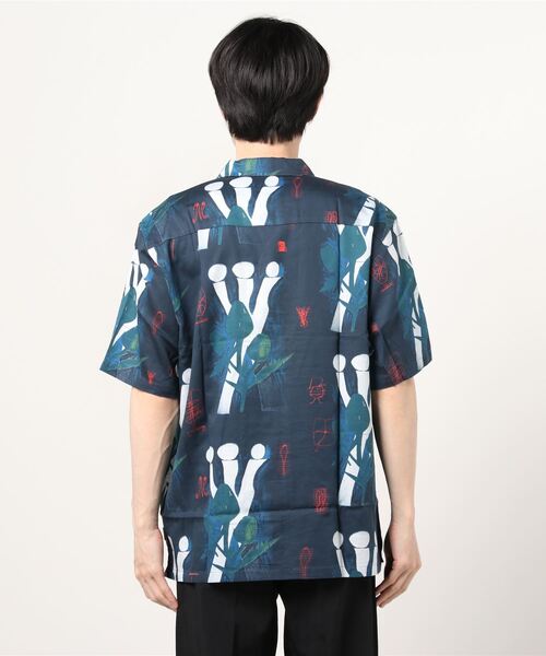 Carhartt WIP(カーハートダブリューアイピー)の「S/S TOM KROL FLOWERS SHIRT(シャツ/ブラウス・メンズ・ブルー系その他・LARGE/MEDIUM/SMALL/X-LARGE)」の3枚目の写真