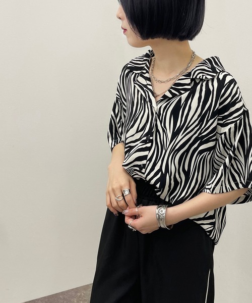 apres jour mignon(アプレジュールミニョン)の「アソート開襟シャツ【ZOZOTOWN限定アイテム】(シャツ/ブラウス・レディース・その他/ブラック/グレイッシュベージュ/ブルー・X-LARGE/フリー)」の4枚目の写真