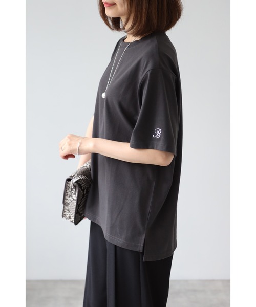 Bonjour Sagan(ボンジュールサガン)の「【2021新作 Pre Autumn】オリジナル袖刺繍T(Tシャツ/カットソー・レディース・ホワイト/グレー・FREE)」の4枚目の写真