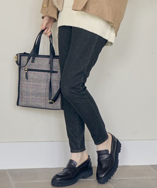 ikka(イッカ)の「イージーストレッチデニムスキニーパンツ(デニムパンツ・レディース・ブラック/ネイビー/ブルー・M/L)」の1枚目の写真