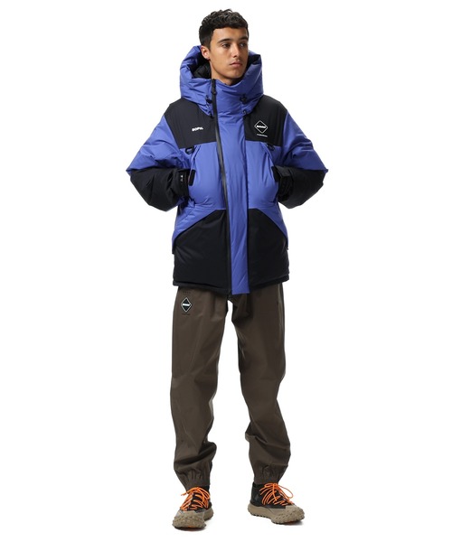 F.C.Real Bristol（エフシーレアルブリストル）の「DOWN BENCH PARKA